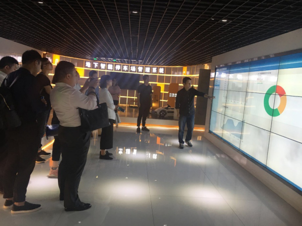 Welcome a delegation from Huai 'an Economic Development Zone to visit our company